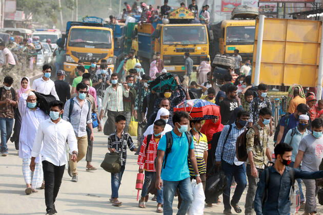 April 13, 2021, Dhaka, Dhaka, Bangladesh: April,13, 2021 People begin leaving Dhaka ahead of a new lockdown set to be enforced with stricter rules. A rush of homebound passengers is seen at the Shimulia ferry terminal Dhaka Bangladesh - ZUMAr338 20210413_zip_r338_041 Copyright: xHarun-Or-Rashidx