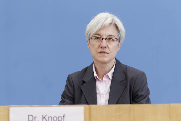 Brigitte Knopf 2021-04-15, Deutschland, Berlin - Bundespressekonferenz: Vorstellung des Gutachtens zu den aktuellen daten über die Treibhausgas-Emissionen Deutschlands nach dem Klimaschutzgesetz. Im Bild Dr. Brigitte Knopf, Stellvertretende Vorsitzende, Expertenrat für Klimafragen.
