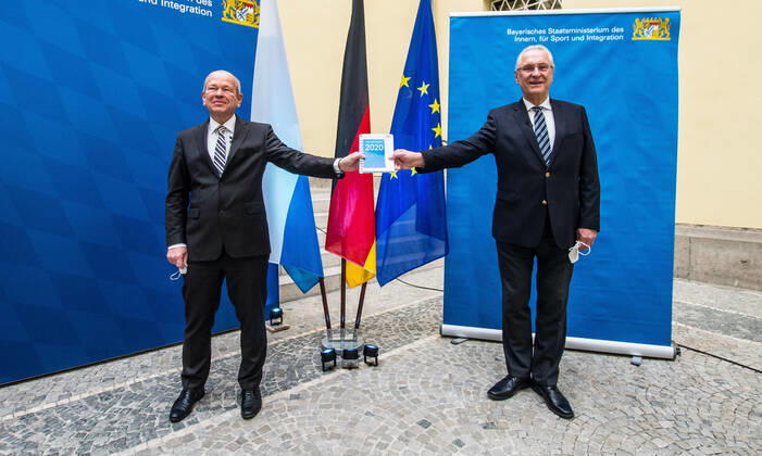 April 19, 2021, Munich, Bavaria, Germany: The Bavarian Verfassungsschutz (Secret Service, Office for the Protection of the Constitution) released the 2020 report detailing threats to the state of Bavaria and the country. Over the past year, conspiracy theorists, new age and wellness extremists, right-extremists, and various enemies of democracy have taken a leading role against the German state and society, with imagery such as the August 2020 storming of the Reichstag and May 2020 3,000 Corona rebels demonstrating at Marienplatz in Munch associated with it. Numerous participants in that storming come from the Bavarian scene and are radicalizing at increasing rates. Munich Germany - ZUMAb160 20210419_zbp_b160_044 Copyright: xSachellexBabbarx