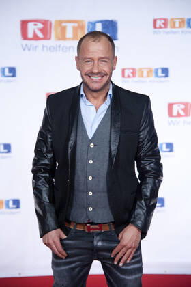 Der Schauspieler Willi HERREN ist in Koeln tot aufgefunden worden. Er wurde 45 Jahre alt. Willi HERREN, Saenger und Schauspieler, Portraet, PortroƒÂ¤t, Portrait, angeschnittenes Einzelbild, Einzelmotiv, RTL Spendenmarathon Wir helfen Kindern , Fernsehen, 24.-25.11.2016. o‚Â