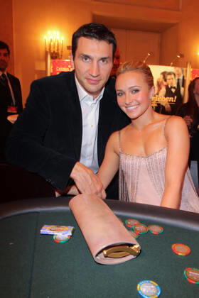 Romy Award 16.04.2011 Boxer Wladimir Klitschko (Wolodymyr Wolodymyrowytsch Klytschko) + Freundin Hayden Leslie Panettiere, Schauspielerin, in der Hofburg Wien bei der Verleihung der (Kurier) Romy Awards - 16.04.2011 -