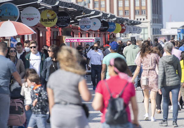 April 24, 2021, Montreal, PQ, Canada: People walk in the Old Port on a warm spring day in Montreal, Saturday, April 24, 2021, as the COVID-19 pandemic continues in Canada and around the world. Montreal Canada  - ZUMAc35_ 20210424_zaf_c35_038 Copyright: xGrahamxHughesx