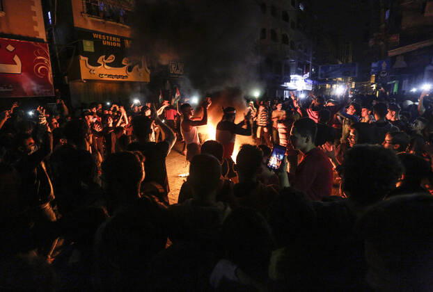 Bilder des Jahres 2021, News 04 April News Themen der Woche KW16 News Bilder des Tages April 24, 2021, Gaza City, The Gaza Strip, Palestine: Palestinians take part during a rally in support of at the Al-Aqsa Mosque in Gaza City, on April 24, 2021. Raged last night in occupied Jerusalem for the 11th night in a row in protest against Israeli police and settlers provocations and assaults on the city s Palestinian residents, and expanded to reach the West Bank and Gaza Strip. Gaza City Palestine - ZUMAq100 20210424_zaa_q100_169 Copyright: xMahmoudxIssax