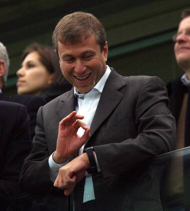 Bildnummer: 03224008 Datum: 27.10.2007 Copyright: imago Paul Marriott Teambesitzer Roman Abramovich (Chelsea) sichtlich zufrieden - ; Vdig, hoch, close, Eigentümer, Inhaber, Besitzer, Eigner, Owner, Teameigner, Teamowner, Gestik, zeigen, lachen, lächeln English Premier League 2007 2008, 1. Englische Liga, Chelsea FC London London Aufmacher, premiumd Freude, Fußball Herren Mannschaft England Einzelbild optimistisch Randmotiv Werbemotiv Personen