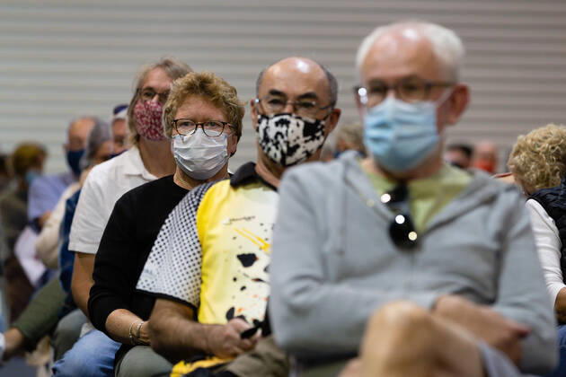 WA CORONAVIRUS COVID19, Members of the public wait to be vaccinated at the Claremont Showground mass vaccination centre in Perth, Monday, May 2, 2021. From today over-50s are eligible for the Covid-19 immunisation program at two mass public vaccination clinics in Perth. ( NO ARCHIVING, EDITORIAL USE ONLY, NO USE IN BOOKS WITHOUT CONSENT PERTH WA AUSTRALIA  Copyright: xRICHARDxWAINWRIGHTx 20210503001539409658