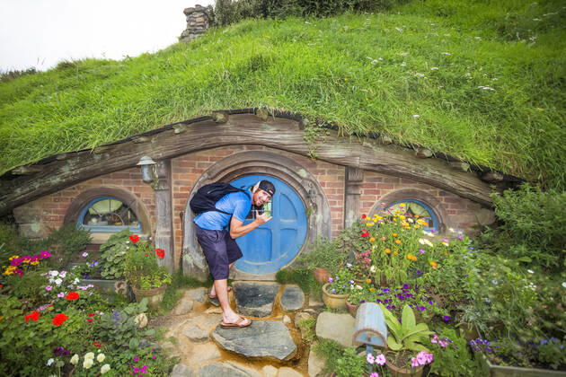 The tourist stop of Hobbiton on New Zealand s North Island. The site of the filming of the Lord of the Rings movies; Hobbiton, Waikato, New Zealand Copyright: MicahxWright 33339009