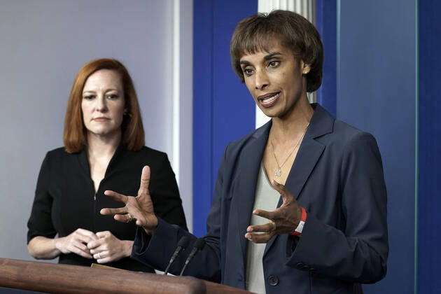 News Bilder des Tages May 14, 2021, Washington, District of Columbia, USA: White House Council of Economic Advisers Chair Cecilia Rouse (L) and Press Secretary Jen Psaki hold a press briefing at the White House in Washington on May 14, 2021 Washington USA - ZUMAs152 20210514_zaa_s152_006 Copyright: xYurixGripasx-xPoolxViaxCnpx