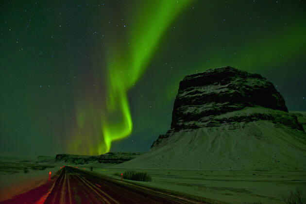 Northern light light up the sky in South Iceland Skaftafell, Iceland CR_THHE210517A-749072-01