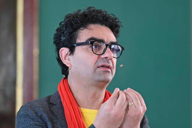 Pressekonferenz zur Programmpräsentation der Mozartwooche 2022 in Salzburg, am 19.05.21. Das Bild zeigt den Intendaten der Mozartwochen, Rolando Villazon während seines Vortrags zur Programmpräsentation 2021 - Pressekonferenz zur Programmpräsentation der Mozartwooche 2022 in Salzburg, am 19.05.21