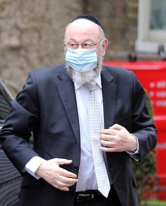 May 20, 2021, London, England, United Kingdom: Chief rabbiÃ‚ of theÃ‚ UKÃ‚ and CommonwealthÃ‚ EPHRAIM MIRVIS arrives at 10 Downing Street to meet with UK Prime Minister Boris Johnson. London United Kingdom - ZUMAs262 20210520_zip_s262_068 Copyright: xTayfunxSalcix