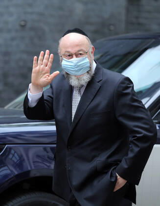May 20, 2021, London, England, United Kingdom: Chief rabbiÃ‚ of theÃ‚ UKÃ‚ and CommonwealthÃ‚ EPHRAIM MIRVIS arrives at 10 Downing Street to meet with UK Prime Minister Boris Johnson. London United Kingdom - ZUMAs262 20210520_zip_s262_074 Copyright: xTayfunxSalcix