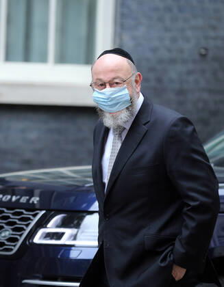 May 20, 2021, London, England, United Kingdom: Chief rabbiÃ‚ of theÃ‚ UKÃ‚ and CommonwealthÃ‚ EPHRAIM MIRVIS arrives at 10 Downing Street to meet with UK Prime Minister Boris Johnson. London United Kingdom - ZUMAs262 20210520_zip_s262_079 Copyright: xTayfunxSalcix