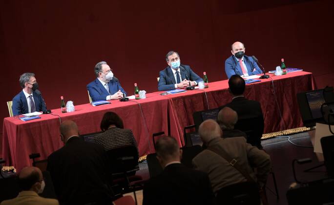 Milan, Italy Teatro alla Scala presentation of the new show season 2021-2022 with the participation of Dominique Meyer superintendent of La Scala, Giuseppe Sala mayor of Milan, Riccardo Chailly conductor, Manuel Legris dancer In the photo: Dominique Meyer superintendent of La Scala, Giuseppe Sala mayor of Milan, Riccardo Chailly conductor, Manuel Legris dancer  Copyright: xNickxZonnax xIPAx xNickxZonnax