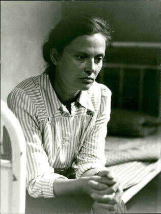 Fliegen und Stürzen - Porträt der Melitta Schiller-Stauffenberg Cordula Trantow in dem Film Fliegen und Stürzen - Porträt der Melitta Schiller-Stauffenberg von 1974. Copyright: TelePress UnitedArchivesIMS_3625292F EDITORIAL USE ONLY