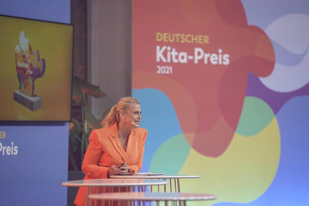 Verleihung des deutschen KITA Preis 2021 Aktuell, 09.06.2021, Berlin, Morderatorin Barbara Schoeneberger bei der Verleihung des Deutschen KITA Preis 2021 Berlin Berlin Deutschland
