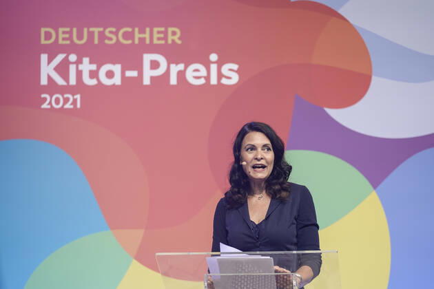 Verleihung des deutschen KITA Preis 2021 Aktuell, 09.06.2021, Berlin, Dr. Miriam Saati Stellv. Abteilungsleiterin für Kinder- und Jugendpolitik im Bundesministerium für Familie, Senioren, Frauen und Jugend im Portrait bei der Verleihung des Deutschen KITA Preis 2021 Berlin Berlin Deutschland