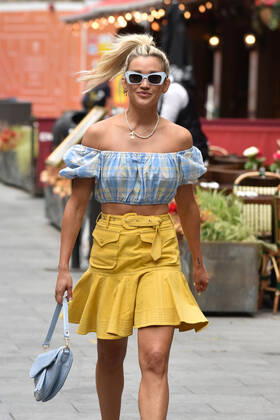 June 11, 2021, London, United Kingdom: Ashley Roberts seen at Global Radio Studios in London. London United Kingdom - ZUMAs197 20210611_zaa_s197_017 Copyright: xJamesxWarrenx