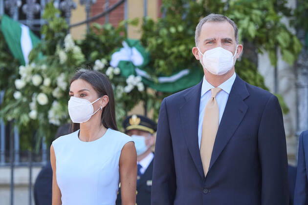 14-06-2021 Telmo King Felipe, with Queen Letizia, attends delivery of the 1st Medal of Honour of Andalucia to the Spanish King, awarded by the Andalusian government, for consolidating the bonds of affection and respect that unite Andalusians with the Crown at San Telmo Palace in Sevilla. No Spain Â  Copyright: xPPEx