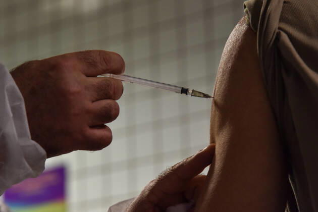 SÃO PAULO, SP - 14.06.2021: VACINAÇÃO CONTRA COVID19 SP - Vaccination station against Covid-19 (Coronavirus) at the República Station, on Line 4-Yellow of the São Paulo Metro, where Pfizer BioNTech& 39;s immunizing agent is being applied. This Monday (14). x2079134x RobertoxCasimiro