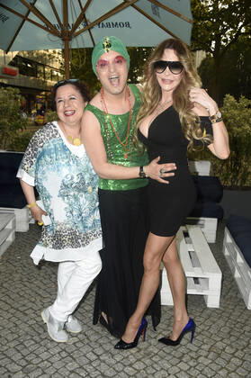 Franziska Traub, Julian F.M. Stoeckel und Dolly Buster Nora Baumberger beim Re-Opening der Berliner Touristik powered by Julian F.M. Stoeckel, Stromma Deutschland und dem Hotel Palace Berlin im Hotel Palace. Berlin, 19.06.2021