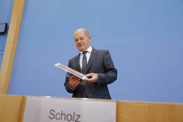 Bundesminister der Finanzen Olaf Scholz, Deutschland, Berlin, Bundespressekonferenz, Thema: Regierungsentwurf für den Bundeshaushalt 2022 und den Finanzplan bis 2025