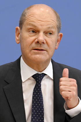 Olaf Scholz bei der Pressekonferenz zum Regierungsentwurf für den Bundeshaushalt 2022 und den Finanzplan bis 2025 im Haus der Bundespressekonferenz. Berlin, 23.06.2021