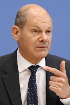 Olaf Scholz bei der Pressekonferenz zum Regierungsentwurf für den Bundeshaushalt 2022 und den Finanzplan bis 2025 im Haus der Bundespressekonferenz. Berlin, 23.06.2021