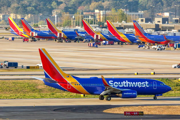 Atlanta, Vereinigte Staaten - 3 April 2019: Ein Boeing 737-700 Flugzeug der Southwest Airlines mit dem Kennzeichen N433LV auf dem Flughafen Atlanta (ATL) in den Vereinigten Staaten