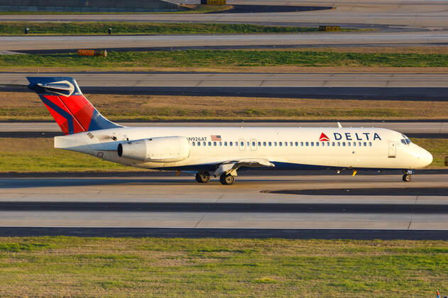 Atlanta, Vereinigte Staaten - 2 April 2019: Ein Boeing 717-200 Flugzeug der Delta Air Lines mit dem Kennzeichen N926AT auf dem Flughafen Atlanta (ATL) in den Vereinigten Staaten