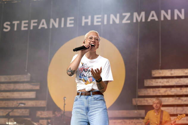 Bilder des Jahres 2021, Entertainment 06 Juni Entertainment Themen der Woche KW25 Entertainment Bilder des Tages Stefanie Heinzmann live im Rahmen der Konzertreihe Back on Stage auf der Gilde Parkbühne. Hannover, 26.06.2021