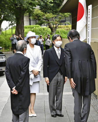 Imperial couple attend Japan Art Academy award ceremony Japanese Emperor Naruhito (R, facing camera) and Empress Masako arrive at the venue of a Japan Art Academy award ceremony in Tokyo on June 28, 2021. Last year s award ceremony was postponed due to the coronavirus pandemic and held in conjunction with this year s. (Pool photo) 