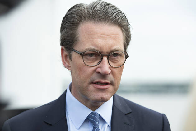 Andreas SCHEUER, CSU, Bundesverkehrsminister, Portraet, Porträt, Portrait, Angeschnittenes Einzelbild, Einzelmotiv, Vorstellung des Aktionsplans Westdeutsche Kanaele Ð Nordrhein-Westfalen: mehr Gueter aufs Schiff verlagern. MS Allegra am Rheinufer Duesseldorf am 02.07.2021,
