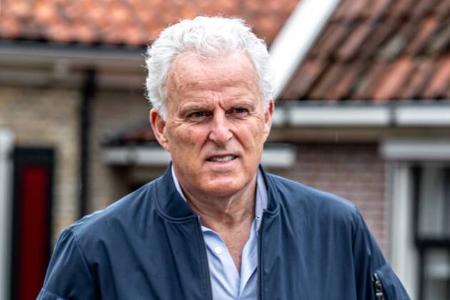 21-06-2021, De Rijp, The Netherlands: Peter R de Vries during the set for the shooting of The Great Sinterklaas Film in De Rijp. ANP Dutch Height Patrick Harderwijk Copyright: xHollandsexHoogtex xPatrickxHarderwijkx x432855204x