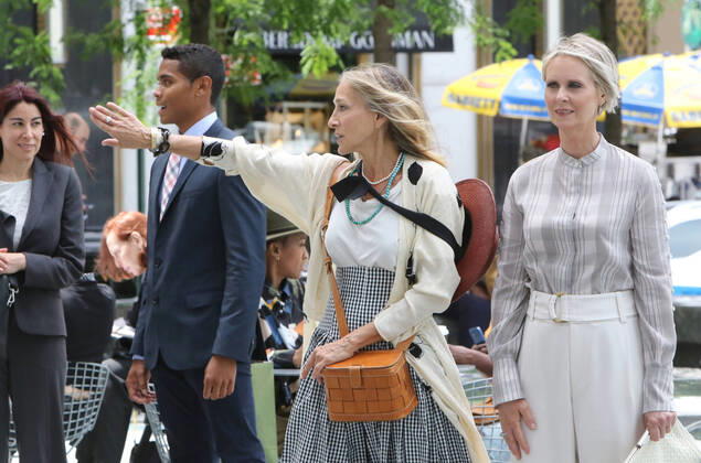 Entertainment Bilder des Tages NEW YORK, NY- JULY 9: Sarah Jessica Parker, Cynthia Nixon on the set of HBO Max series, And Just Like That, the Sex And The City 10-part revival in New York City on July 9, 2021. Copyright: xRWx