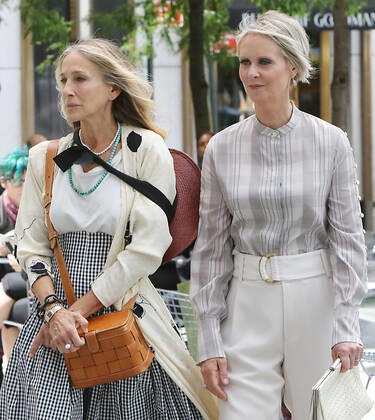 NEW YORK, NY- JULY 9: Sarah Jessica Parker, Cynthia Nixon on the set of HBO Max series, And Just Like That, the Sex And The City 10-part revival in New York City on July 9, 2021. Copyright: xRWx