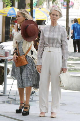 NEW YORK, NY- JULY 9: Sarah Jessica Parker, Cynthia Nixon on the set of HBO Max series, And Just Like That, the Sex And The City 10-part revival in New York City on July 9, 2021. Copyright: xRWx