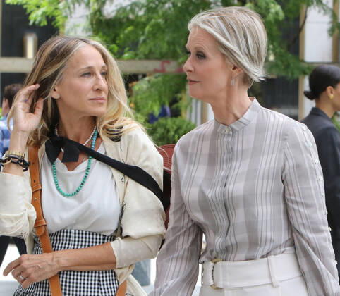 NEW YORK, NY- JULY 9: Sarah Jessica Parker, Cynthia Nixon on the set of HBO Max series, And Just Like That, the Sex And The City 10-part revival in New York City on July 9, 2021. Copyright: xRWx