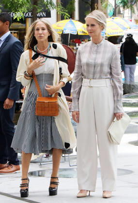 NEW YORK, NY- JULY 9: Sarah Jessica Parker, Cynthia Nixon on the set of HBO Max series, And Just Like That, the Sex And The City 10-part revival in New York City on July 9, 2021. Copyright: xRWx