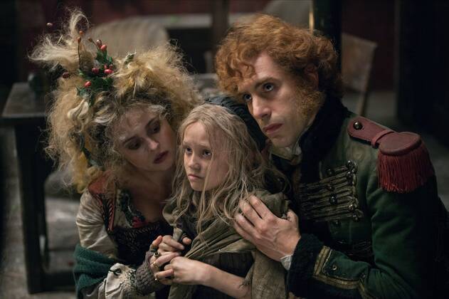 Helena Bonham Carter, Isabelle Allen & Sacha Baron Cohen Characters: Madame Thenardier, Young Cosette, Thenardier Film: Les Miserables (Les Miserables) Usa Uk 2012, Literaturverfilmung (Based On The Book By Victor Hugo) Director: Tom Hooper 05 December 2012  Copyright: MaryxEvansxAFxArchivexUniversal 13062518 EDITORIAL USE ONLY