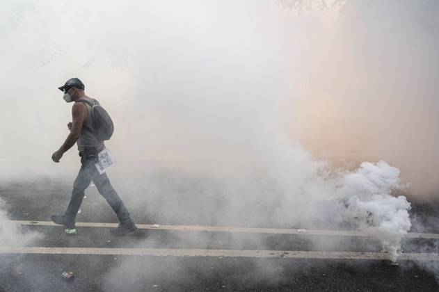 Bilder des Jahres 2021, News 07 Juli News Themen der Woche KW29 Tensions during the march against the Health Pass in Paris, 24 July 2021  JulienxMattiax xLexPictorium LePictorium_0250998