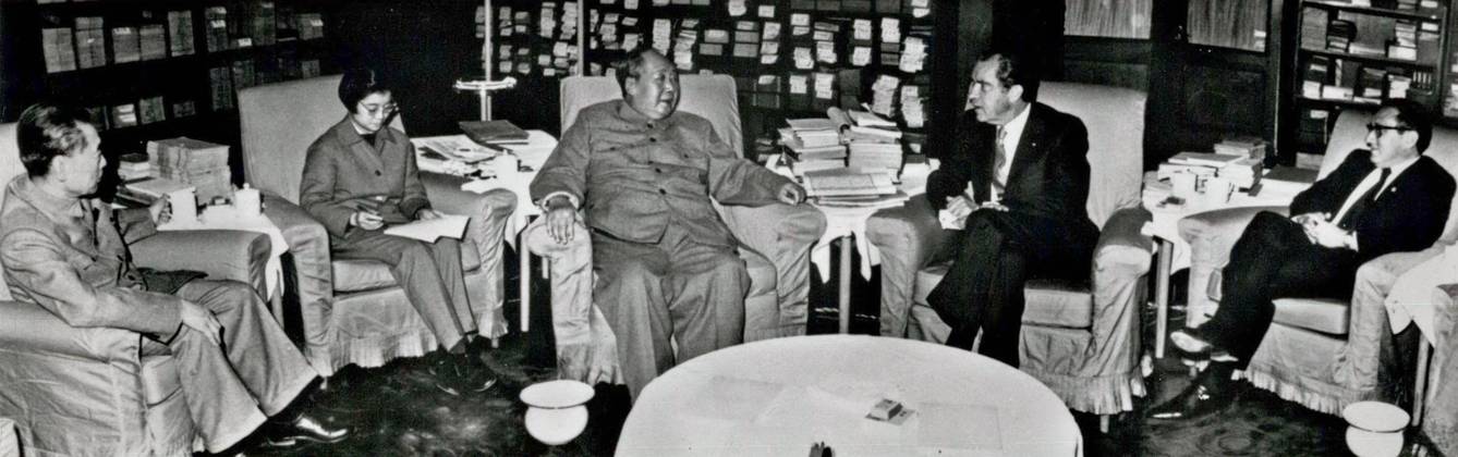 Feb. 15, 1972 - Beijing, China - (L-R) Chinese Premier ZHOU ENLAI, interpreter NANCY TANG, Chinese Chairman MAO ZEDONG (Mao Tse Tsung), US President RICHARD NIXON, and US National Security Advisor HENRY KISSINGER during a meeting as the two countries opened official diplomatic relations for the first time since the Communists took over China in 1949. Beijing China - ZUMAk09_ 19720215_baf_k09_001 Copyright: xKeystonexPressxAgencyx