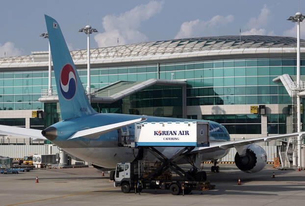Korean Airline INCHEON, SOUTH KOREA, AUG 10: Koran Airline passenger jets are parked in Incheon Intenational Airport on August 10, 2021. Tokyo Japan 6909_245936 Copyright: xSeokyongxLee PentaxPressx