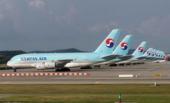 Korean Airline INCHEON, SOUTH KOREA, AUG 10: Koran Airline passenger jets are parked in Incheon Intenational Airport on August 10, 2021. Tokyo Japan 6909_245940 Copyright: xSeokyongxLee PentaxPressx