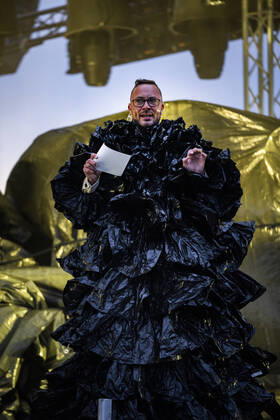 Bilder des Jahres 2021, Entertainment 08 August Entertainment Themen der Woche KW33 Entertainment Bilder des Tages Vaert Jacob Fauerby paa scenen ved Eurogames aabningsceremoni i Faelledparken i Koebenhavn, onsdag den 18. august 2021.. , Copenhagen Denmark Copyright: MartinxSylvestx cop104 spdk20210818-222126-L