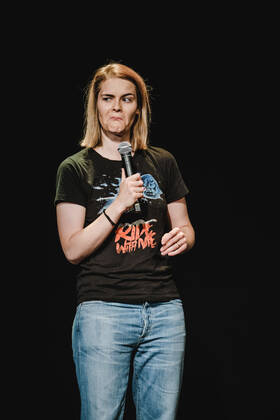 Hazel Brugger Bern, Switzerland. 14th, August 2021. The Swiss-German comedian Hazel Brugger performs a live stand-up comedy show at Bierh?beli in Bern. Bern Switzerland Copyright: xGonzalesxPhoto TilmanxJentzschx
