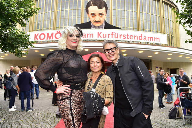 Bilder des Jahres 2021, Entertainment 08 August Entertainment Themen der Woche KW33 Entertainment Bilder des Tages Benefiz Gala , Gemeinsam Bunt Sheila Wolf, Claudia Schmutzler, Rolf Scheider Ankunft zum Benefizkonzert GEMEINSAM BUNT, gegen Hass und Ausgrenzung für ein Vielfältiges Berlin in Berlin am 22.08.2021