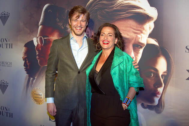 Bilder des Jahres 2021, Entertainment 08 August Entertainment Themen der Woche KW34 Lucas Till und Nicole Ansari-Cox bei der Premiere des Kinofilms Son of the South im Kino Babylon. Berlin, 25.08.2021