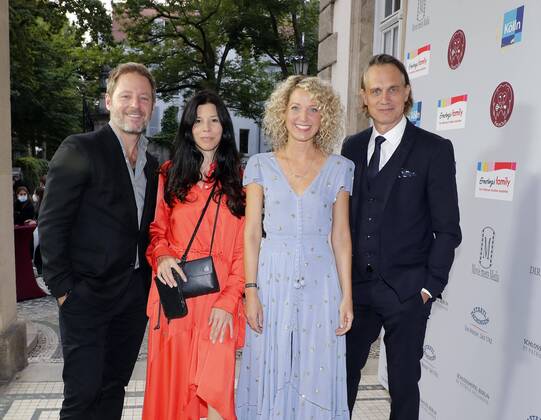 Bilder des Jahres 2021, Entertainment 08 August Entertainment Themen der Woche KW34 Florian Gallenberger, Franziska Stünkel, Aline von Drateln, Ralf Bauer bei Movie meets Media mit Director s Cut im Schlosshotel Berlin by Patrick Hellmann.