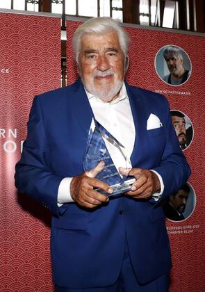 Bilder des Jahres 2021, Entertainment 08 August Entertainment Themen der Woche KW34 Mario Adorf bei der Gala Verleihung Ehrenpreis fuer Mario Adorf im China Club Berlin.