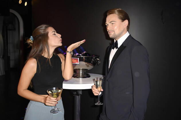 Maxime Herbord bei der Enthüllung der Wachsfigur von Leonardo DiCaprio im Madame Tussauds. Berlin, 31.08.2021